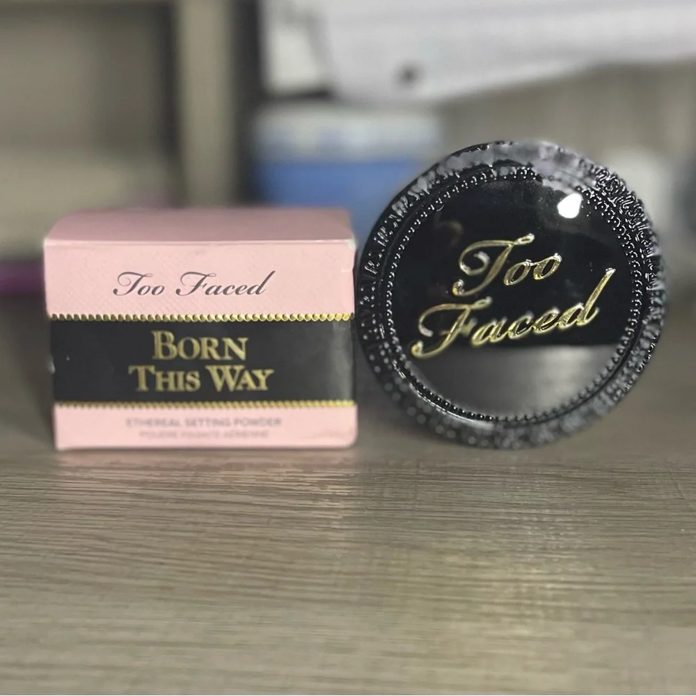 Too Faced Ethereal Setting Powder Translucent - Picture 7 of 9